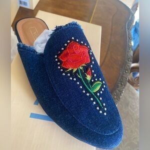 Yoki New In Box Willas-71 Rose Denim Round Toe Mule Embroidery Women’s Size 7.5